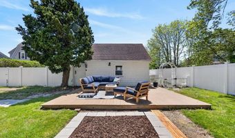 7 Verndale Cir, Bristol, RI 02809