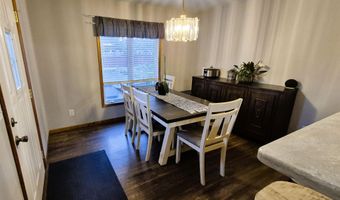 2414 Lynch Ave, Auburn, NE 68305