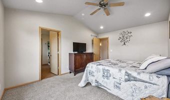117 Watercress Rd, North Liberty, IA 52317