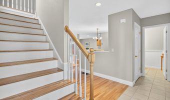 4 Hollyhock Knoll Ct 4, Bourne, MA 02532