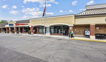 6631 WAKEFIELD Dr 319, Alexandria, VA 22307