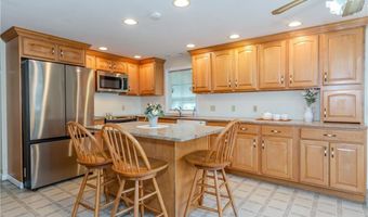 200 Princess Ave, Cranston, RI 02920