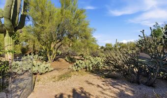 8944 E LAZYWOOD Pl, Carefree, AZ 85377
