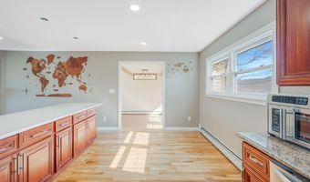 280 S Bayview Ave, Amityville, NY 11701