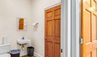 51 Market St A, Apalachicola, FL 32320