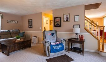 9 Patricia Dr, North Providence, RI 02904