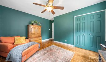 3725 Sudbury Rd, Charlotte, NC 28205