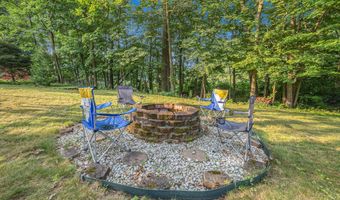 5268 E Woodmeade Ct SE, Ada, MI 49301