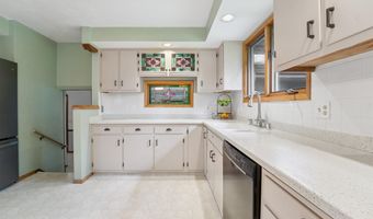 27 CARIBOU Ct, Appleton, WI 54911