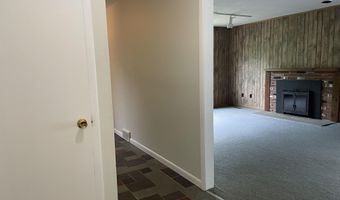 21 Windsor Ln, Cos Cob, CT 06807