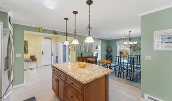 34 Crestwood Ln, Charlestown, RI 02813