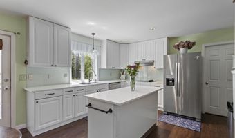 15 Kelso Dr, Bow, NH 03304