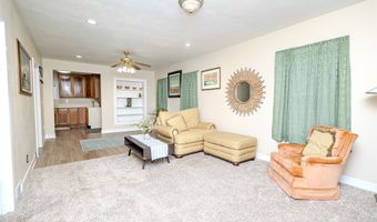 815 Grove St, Adel, IA 50003