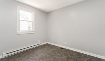 18 Holiday Dr, Albrightsville, PA 18210