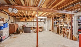 370 Lake St, Barton, VT 05822