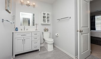 2819 Bristol Dr, Ames, IA 50010