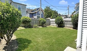 57 Friendship St, Newport, RI 02840