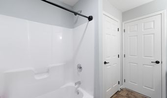 1553 MAIN St, Barnegat, NJ 08005