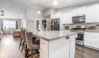 17993 Mondamon Rd, Apple Valley, CA 92307