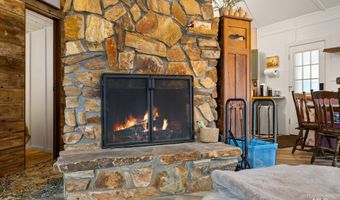 9785 Edna Pl, Cascade, ID 83611