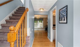 28 Narragansett Rd, Cumberland, RI 02864