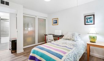8004 PARK OVERLOOK Dr, Bethesda, MD 20817
