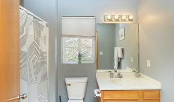 2819 Ashland Ct, Altoona, IA 50009