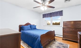 25 Loomis St, Cranston, RI 02920