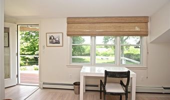 215 Coggeshall Ave, Newport, RI 02840