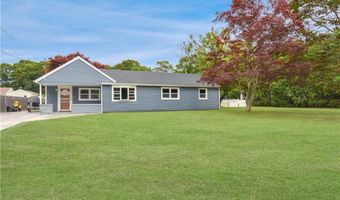 6 Sweeney Ln, Bristol, RI 02809