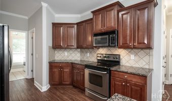 101 Falling Shoals Dr, Athens, GA 30605