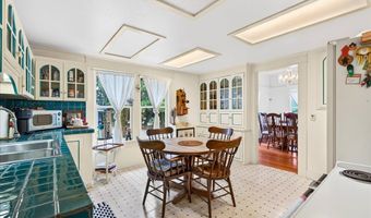 935 SPRINGHILL Dr, Albany, OR 97321