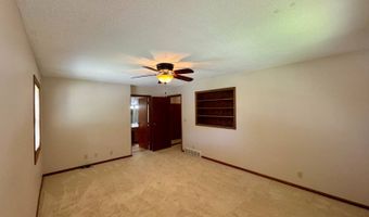 1005 3rd St, Britton, SD 57430