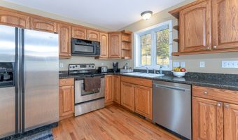 110 Oakwood Cir, Bristol, CT 06010