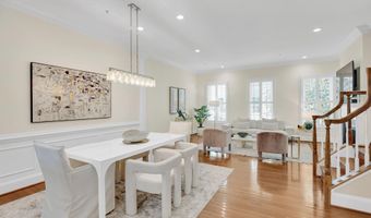 1818 POTOMAC GREENS Dr, Alexandria, VA 22314