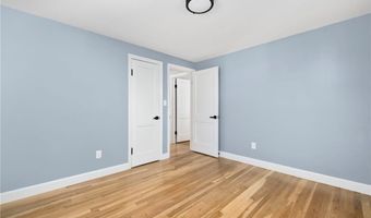 17 Loring St, Cranston, RI 02920