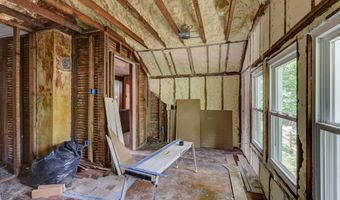 1643 Washington Ave, Baxter Springs, KS 66713