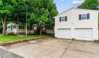 16 Spectacle Ave, Warwick, RI 02888