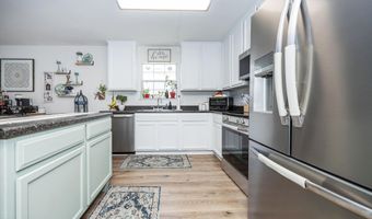 14048 Seymour Dr, Biloxi, MS 39532