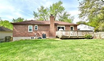 1013 NW Berkshire Dr, Blue Springs, MO 64015