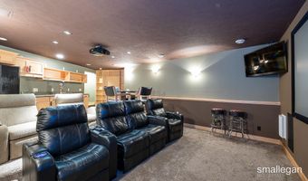 550 Greentree Ln NE, Ada, MI 49301
