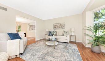 5521 Lohr Lake Dr, Ann Arbor, MI 48108