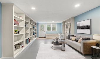 12 Magazine St, Bedford, NH 03110