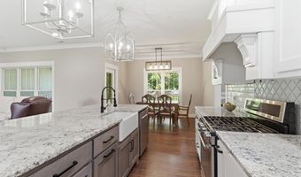 116 Bowery Ln, Albertville, AL 35950