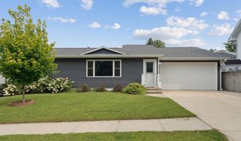 310 7th Ave SE, Dyersville, IA 52040