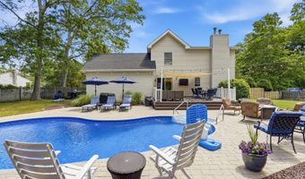 482 Clifton Ave, Bayville, NJ 08721