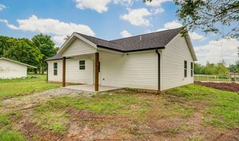 401 E Crescent St, Aurora, MO 65605