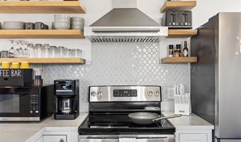 782 Water St, Biloxi, MS 39530