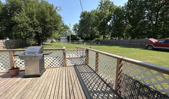 111 W Lee St, Aurora, MO 65605