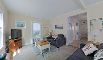 36 Dixon St, Newport, RI 02840